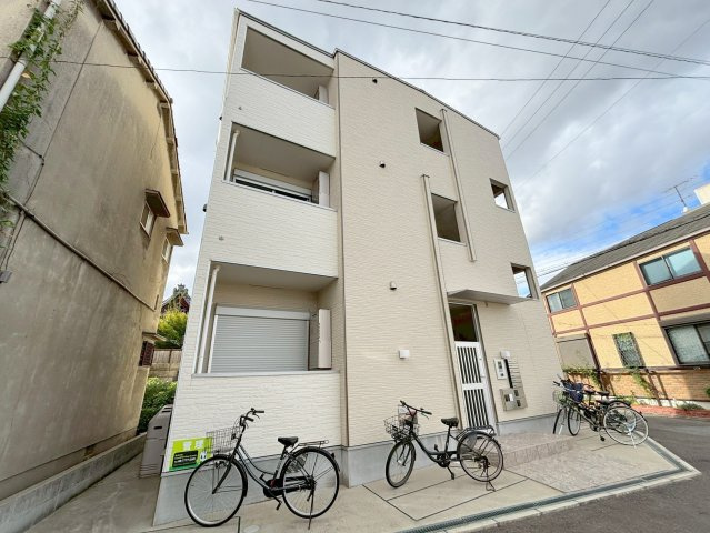ハーモニーテラス三津屋南の外観