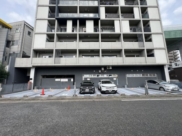 S-FORT六番町の駐車場