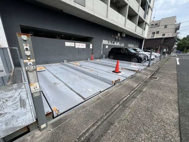 S-FORT六番町の駐車場