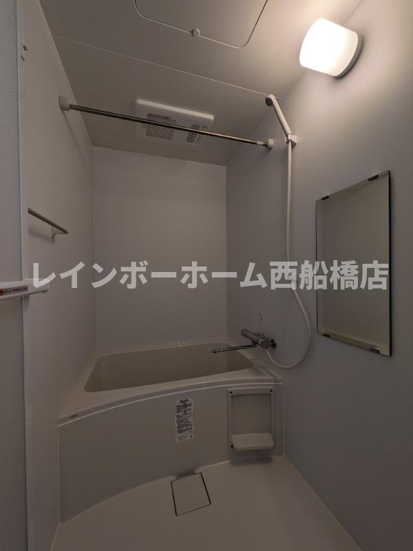 ベレガンス船橋の浴室