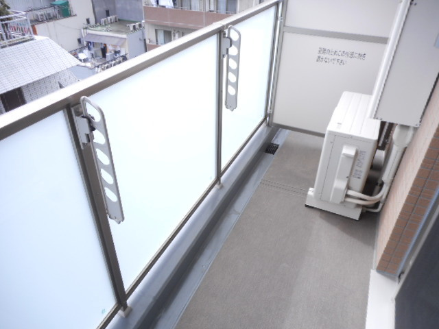 エムフラット秋葉原のバルコニー