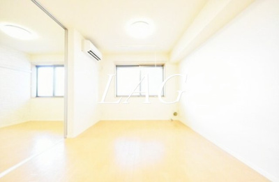 【居間・リビング】 | ｓｈｕ　ｓｈｕ　ｑｕａｔｔｒｏ | 洋室のお部屋です。