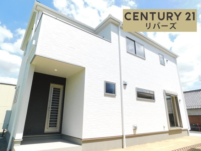 稲沢市祖父江町祖父江北川原の新築一戸建の外観|☆１号棟☆　　いつでもご案内できます♪（お問合せ当日、平日、水曜、夜間でもＯＫ）　長期優良住宅♪　５ＬＤＫ！　敷地５１．９２坪！　駐車並列３台ＯＫ！　広い庭付き！　スーパーやコンビニなど周辺環境充実♪