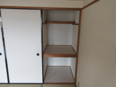 ロザーンジュ堀川の収納|押入