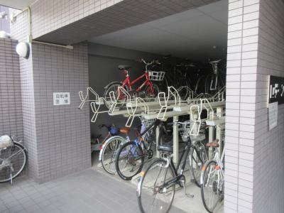 ロザーンジュ堀川の駐車場|駐輪場