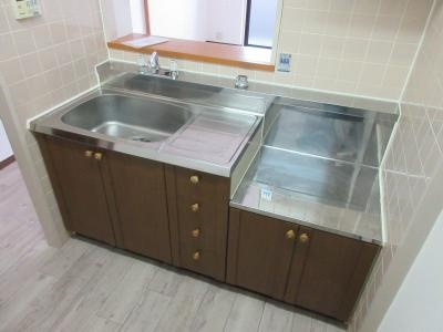 ロザーンジュ堀川のキッチン