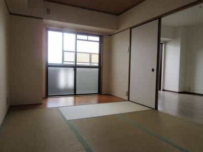 ロザーンジュ堀川の寝室|和室