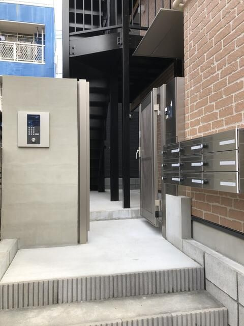 グロワール長尾台町のエントランス