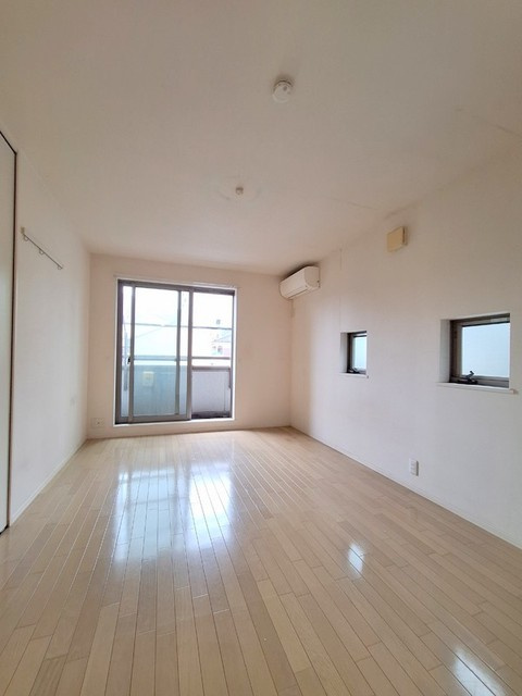 船橋市本町５丁目の賃貸マンションの居間・リビング|★7.2帖の洋室★