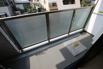 【バルコニー】 | グラントゥルース神田岩本町