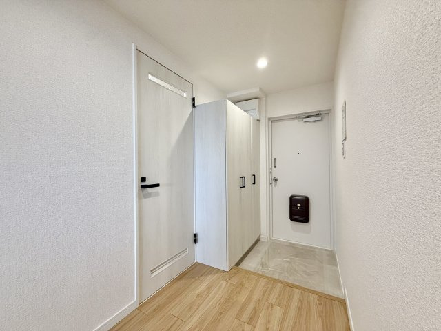 コボリマンション堀田の玄関