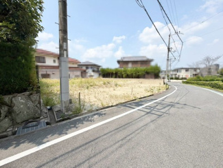 【前面道路含む現地写真】 | 槇塚台２丁　売土地　全２区画 | 【個性あふれる住まいを実現できる「建築条件無の売土地」です】