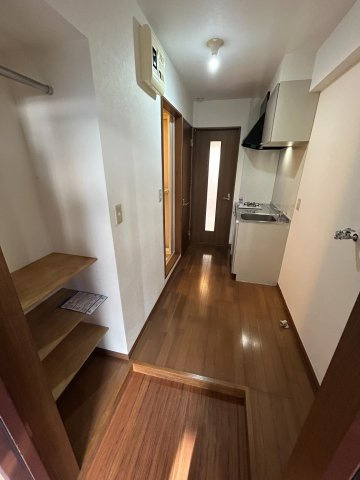 コナヴィレッジの玄関|※別号室参考写真です
