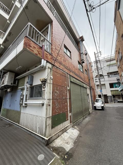 調布市西つつじケ丘３丁目の店舗一部の外観