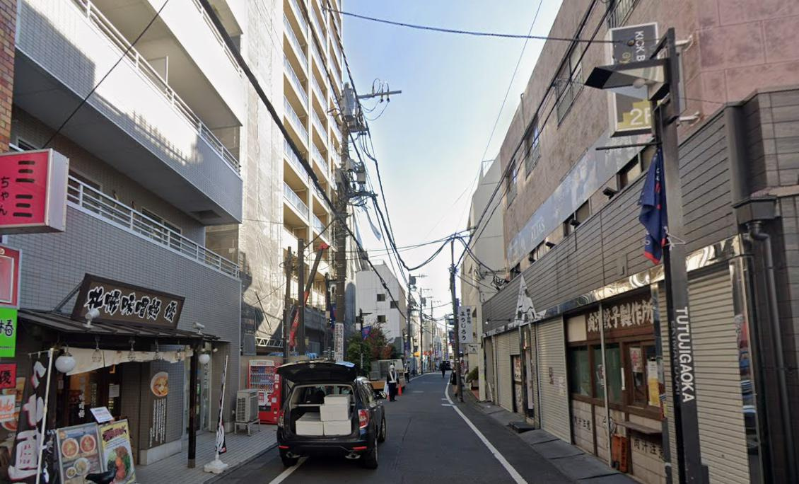 調布市西つつじケ丘３丁目の店舗一部の周辺