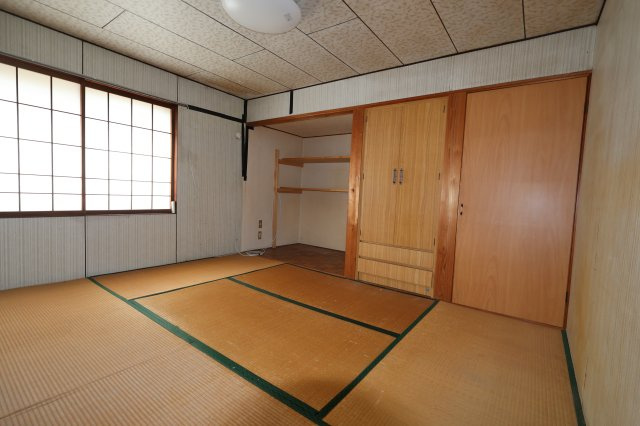本町３丁目　土地建物の和室|落ち着いた雰囲気の和室付きです