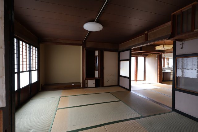 本町３丁目　土地建物の和室|い草の香りが落ち着く素敵な和室です