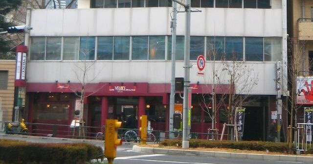 新宿オミビルの外観