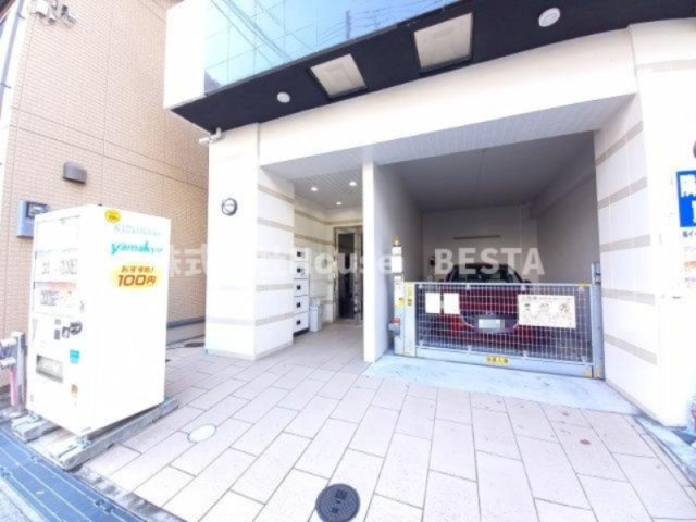 ERCity's兵庫駅の駐車場