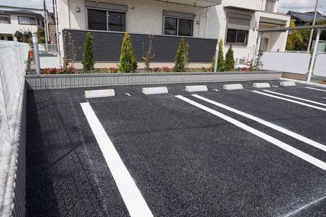ルーチェ　ソラーレの駐車場