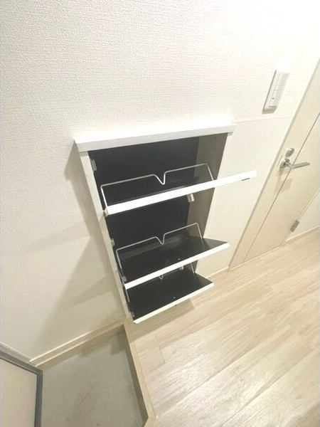 エスポワール六番町の玄関