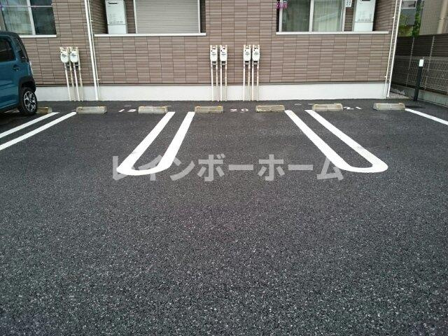 ヴァンヴェールVの駐車場