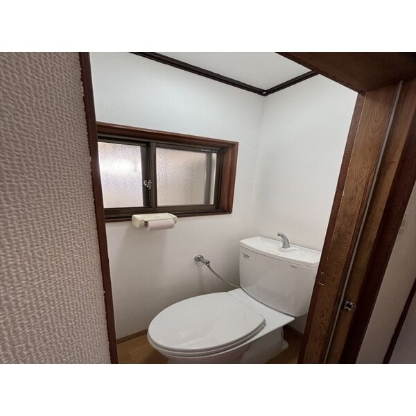 口里戸建てのトイレ