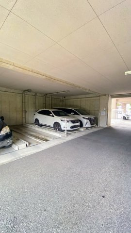 ジェネラス西宮の駐車場|駐車場