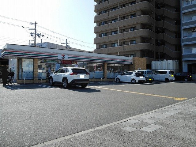 【周辺】 | メルセイユ | セブンイレブン硯町店まで700m