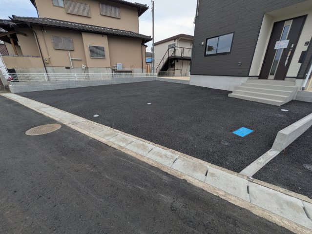 【いわき市平城東】　2号棟　　いわき駅まで徒歩12分♪マルトまで徒歩6分♪の前面道路含む現地写真|◆外壁仕上げ材は窯業系サイディング。裏面に付着した汚れが、雨水によって流れ落ちやすい「防汚機能付きサイディング」を採用。外壁の美しさが長持ちします♪
