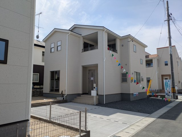 【いわき市泉町滝尻第2】　新築建売　2号棟　＼アクセス良好で県内各所通勤可能♪／の駐車場|◆カースペースの写真です◆
陽当りの良い駐車場は週末の洗車も快適です♪お車の他にも、自転車をとめられそうなスペースもございます。
