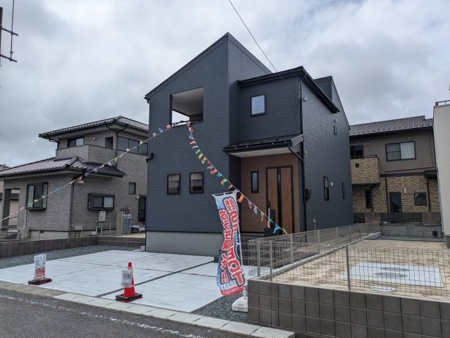 【久之浜町第4／2号棟】　お買い物に便利な立地♪　おしゃれさん必見♪デザイナーズ新築建売住宅！　