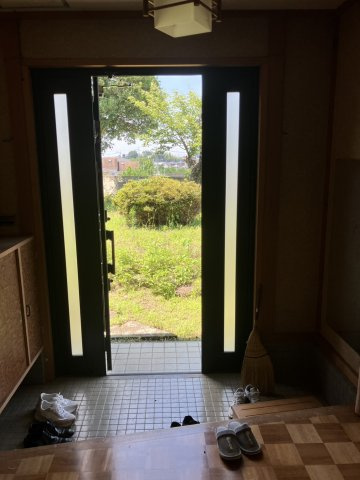 桐生市川内町眺めの良い戸建の玄関