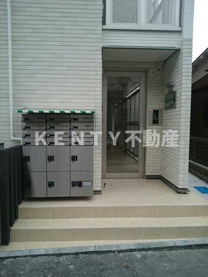 【エントランス】 | クレセント | 建物の内部です