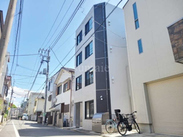 Ｋｅｎｓｉｎｇｔｏｎ　Ｈｏｕｓｅの外観|RC４階建ての物件です☆