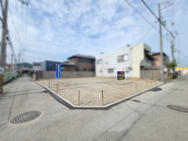 ライフフィールド西浜3丁目2区画の前面道路含む現地写真