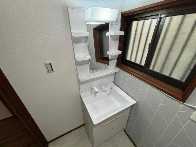 垂水区千鳥が丘2-2-45戸建の独立洗面台