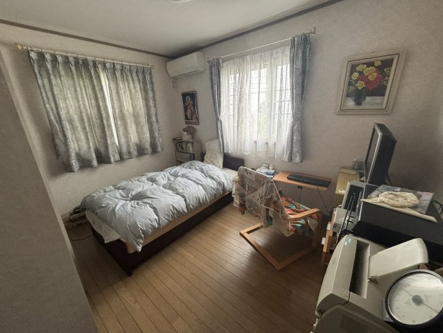 鴨川市宮　別荘住宅の洋室