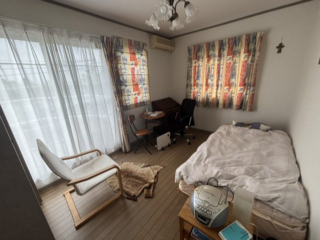 鴨川市宮　別荘住宅の洋室