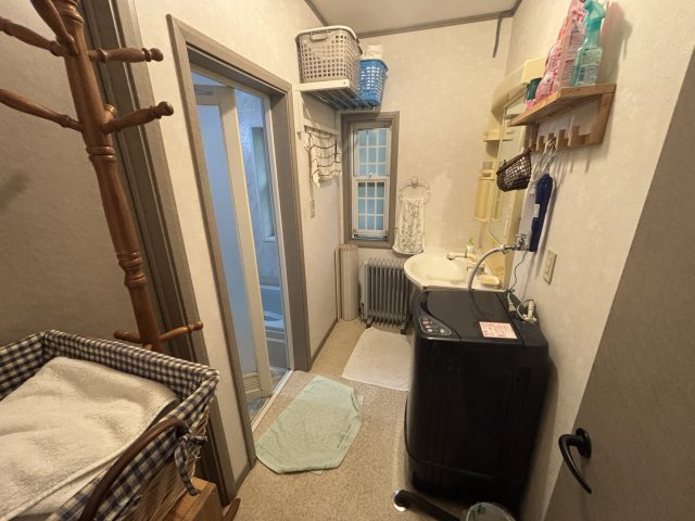鴨川市宮　別荘住宅の脱衣所