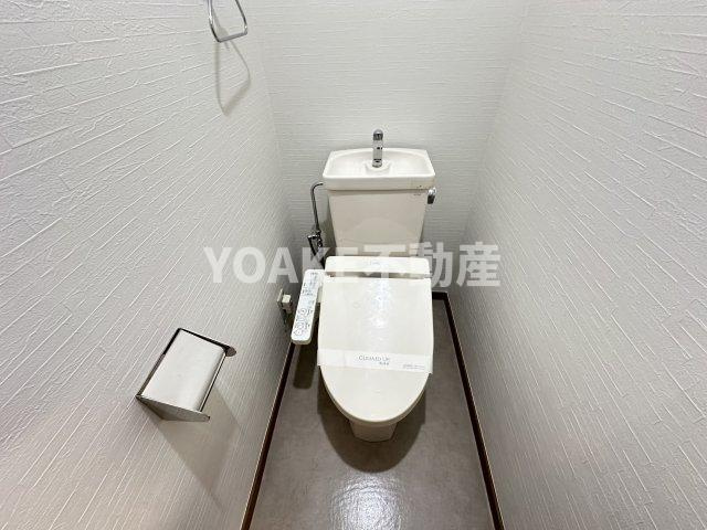 VERNAL HOUSEのトイレ|画像は301号室のものです。現況優先。