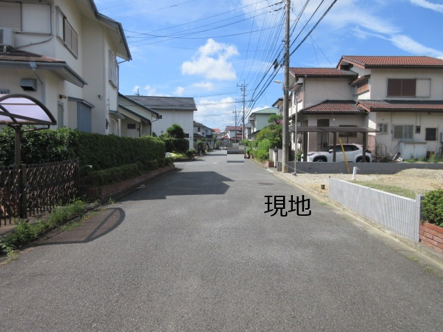 【仲介手数料無料】新築戸建　鳩山町楓ヶ丘3-1-10（全1棟）の前面道路含む現地写真