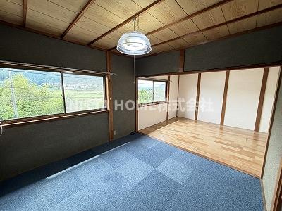 大江町借家の洋室|緑豊かなで静かな環境です☆彡