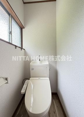 大江町借家のトイレ|ウォシュレット機能の付いたトイレです◎