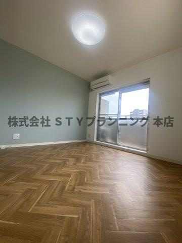仲介手数料０円！メゾン・ド・シェリーの洋室