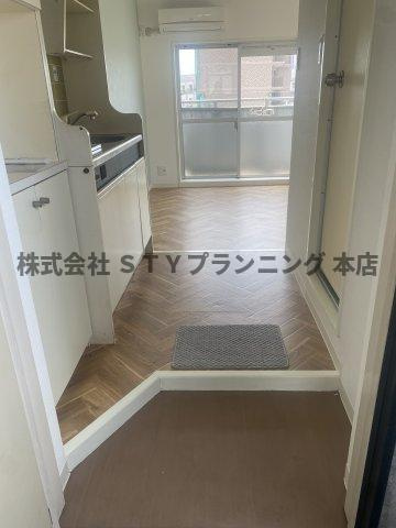 仲介手数料０円！メゾン・ド・シェリーの玄関