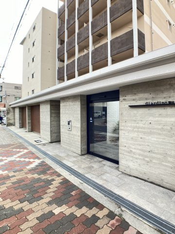 ジャルディーノ関目のエントランス
