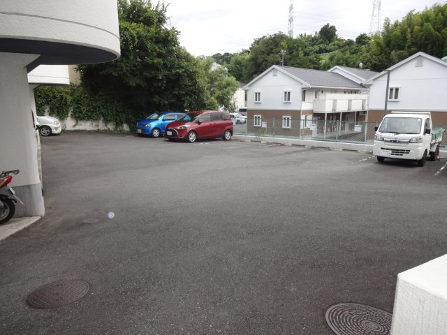 【駐車場】