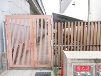 ビエラコート二条の駐車場|駐輪場・扉付で安心