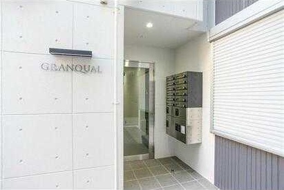 グランクオール南千住のエントランス
